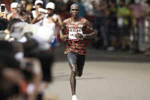 Marathon-Star Kipchoge in Berlin am Start