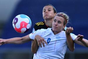 Frankreich 5:1 gegen Italien: Dreierpack von Geyoro
