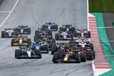 Noten und Einzelkritik zum Österreich-GP in Spielberg - Charles Leclerc schlägt in der Formel-1-WM zurück! Der Ferrari-Pilot gewinnt ein actionreiches Rennen in Spielberg. Beim Red-Bull-Heimspiel in Österreich belegt Max Verstappen Position zwei vor den beiden Mercedes, Lewis Hamilton und George Russell. Mick Schumacher glänzt mit seinem besten Karriereergebnis. Alle F1-Stars in der Einzelkritik: Noten und Einzelkritik zum Österreich-GP in Spielberg - Charles Leclerc schlägt in der Formel-1-WM zurück! Der Ferrari-Pilot gewinnt ein actionreiches Rennen in Spielberg. Beim Red-Bull-Heimspiel in Österreich belegt Max Verstappen Position zwei vor den beiden Mercedes, Lewis Hamilton und George Russell. Mick Schumacher glänzt mit seinem besten Karriereergebnis. Alle F1-Stars in der Einzelkritik: