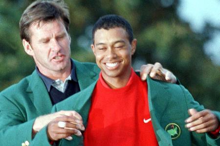 Golf-Rekord - Tiger Woods schafft Historisches: mit 18 unter Par gewinnt er sein erstes Major-Turnier und ist mit 22 Jahren jüngster Augusta-Sieger aller Zeiten.