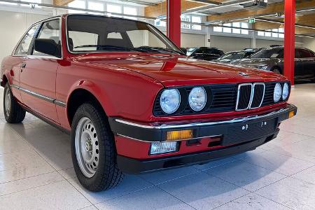 BMW 323i E30 260 km (1985) BMW 323i E30 260 km (1985)
