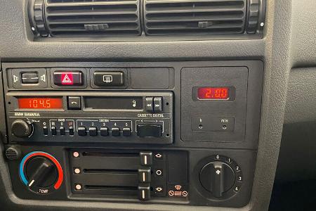 BMW 323i E30 260 km (1985)