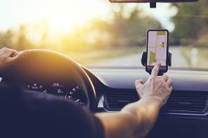 Ab in den Urlaub: Die besten Navi-Apps fürs Auto