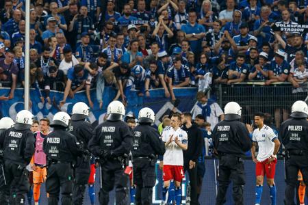 Pyros in der Relegation: HSV muss 64.200 Euro bezahlen Pyros in der Relegation: HSV muss 64.200 Euro bezahlen