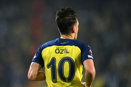 Einjahresvertrag mit Option: Özil zu Basaksehir perfekt Einjahresvertrag mit Option: Özil zu Basaksehir perfekt