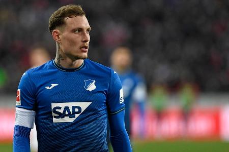 Zugang möglich: David Raum (TSG Hoffenheim) - Zwar verlängerte der Nationalspieler seinen Vertrag im Kraichgau erst unlängst bis 2026. Dennoch soll der BVB Raum als Wunschspieler für links hinten auserkoren haben. Aber: Zum einen müssten zunächst Guerreiro und/oder Schulz gehen, zum anderen soll der Hoffenheimer über 30 Mio. Euro Ablöse kosten. Angesichts von rund 90 Mio. Euro Transferausgaben in diesem Sommer sicherlich kein Schnäppchen.