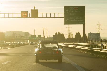 Alfa Spider 2.0., Heckansicht, Autobahn