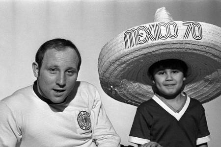 Das letzte große Turnier - Die WM 1970 in Mexiko ist die letzte Chance für Seeler, sich auf der großen internationalen Bühne zu zeigen. Der Stürmer trifft in sechs Spielen drei Mal und hat großen Anteil daran, dass die DFB-Elf am Ende Dritter wird.