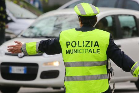Andere Länder, anderes Bußgeld: Diese Verkehrsregeln gelten im Ausland Andere Länder, anderes Bußgeld: Diese Verkehrsregeln gelten im Ausland
