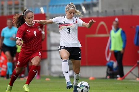 Kathrin Hendrich (VfL Wolfsburg) - Note: 3,0 - Machte am Ball selbst unter Druck nur wenige Fehler und zeichnete sich im Spielaufbau aus. Im Kerngeschäft allerdings etwas wechselhaft. Konnte Diani vor dem 1:1 nicht am Abschluss hindern, weil sie zu weit entfernt stand (45.). Insgesamt nur selten so souverän wie Hegering. Bewahrte die DFB-Elf durch ihre Kopfabwehr allerdings vor einem sicheren Gegentreffer (63.).