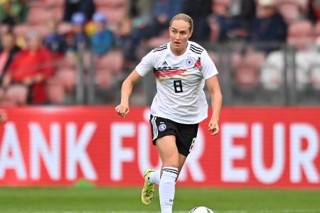 Sydney Lohmann (FC Bayern) (ab 69.) - Note: 2,0 - Fügte sich nach kurzem Anlauf mit ihrer Übersicht stark ins Spiel ein. Gab dem deutschen Spiel mit ihren geradlinigen Ideen Struktur und leitete den Angriff zum Siegtreffer mit einer wichtigen Verlagerung ein. Im Umschaltspiel danach weiter mit wichtigen Impulsen.