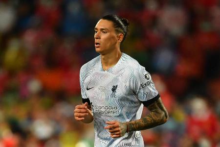 Platz 5: FC Liverpool - Champions-League-Finalist FC Liverpool hat in Darwin Núnez einen der teuersten Transfers des Sommers getätigt: Bis zu 100 Millionen Euro kann der Deal mit SL Benfica kosten. Dass die Reds nicht weiter oben rangieren, liegt vor allem daran, dass trotz des Top-Neuzugangs der Abgang von Afrika-Meister Sadio Mané schwer wiegt.