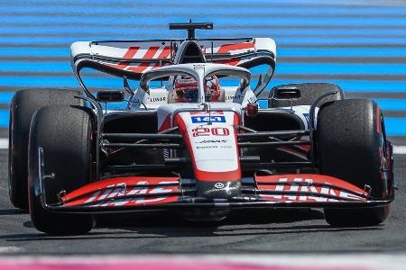 Ausfall: Kevin Magnussen (Haas) - Note: 4,0 - Der Däne musste wegen der Motorenstrafe von ganz hinten starten. Magnussen zeigte ein starkes Rennen und konnte in den ersten Rennrunden bereits sieben Plätze gut machen, ehe er beim Positionskampf mit Latifi eine zu harte Linie wählte. Er berührte den Williams und musste in der Folge sein Arbeitsgerät in der Box abstellen.
