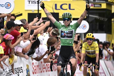 Tour de France: Nächster Massensturz - Wiebes gewinnt erneut Tour de France: Nächster Massensturz - Wiebes gewinnt erneut