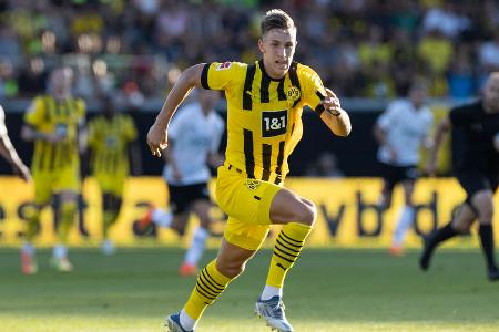 Nico Schlotterbeck - Note: 2,0 - Ging mitunter hohes Risiko in seinen direkten Duellen, war aber in all diesen Situation zuerst am Ball. Verlor im gesamten Spiel überhaupt nur einen Zweikampf. Deutete zumindest im Ansatz an, dass er mit seinen langen Bällen auch eine Waffe in der Offensive sein kann.