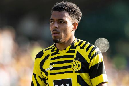 ANGRIFF: Donyell Malen (bis 65.) - Note: 1,5 - War im Dribbling von den Löwen praktisch nicht zu verteidigen. Spielte seine Gegner regelmäßig schwindelig und bewies obendrein ein gutes Auge für die Lücken. Erarbeitete sich viele Chancen und nutzte eine davon zur Führung (8.). Leitete danach den zweiten Treffer mit seinem perfekten Steilpass auf Reus ein (32.) und steuerte beim 3:0 den direkten Assist bei (35.). Nahm im zweiten Durchgang etwas den Fuß vom Gaspedal. Trotzdem Mann des Spiels!