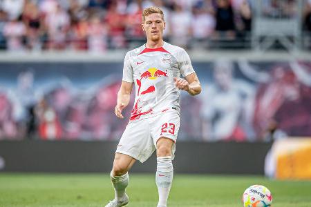 Marcel Halstenberg - Note: 4,0 - Offenbarte im Zusammenspiel mit Henrichs auf der linken Seite Abstimmungsprobleme. Wiederholt bekamen die Münchner auf ihrer rechten Seite zu viel Zeit auf dem Flügel. Rückte bei Angriffen über die andere Seiten - wie vor dem 0:2 - ebenfalls nicht optimal ein. Betrieb mit seinem Kopfballtor auf der anderen Seite immerhin Ergebniskosmetik.