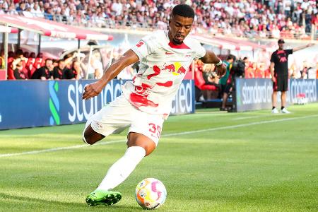 Benjamin Henrichs - Note: 4,0 - Besetzte bei den Angriffen die linke Seite konsequent und machte das Spiel so breit. Fand mit der Zeit Gefallen am Kombinationsspiel, nachdem er lange Zeit zu ballverliebt agiert hatte. Begann erst nach der Pause, echte Defensivarbeit zu leisten.