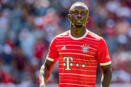 Sadio Mané - Note: 2,0 - Bewegte sich bei seinem Pflichtspieldebüt im offensiven Drittel enorm viel und bot gute Laufwege an. Strahlte dadurch eine starke Strafraumpräsenz aus. Hätte in der Entstehung des 1:0 bereits selbst vollenden können. Nutzte eine noch klarere Chance dann, um auf 2:0 zu stellen (32.). Ein möglicher Dreierpack wurde durch zwei hauchzarte Abseitsstellungen verhindert (69., 84.).