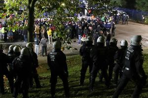 Wolfsburg-Spieler in Jena von Fans bedrängt - DFB ermittelt