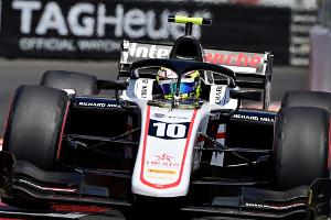 Formel 2: Pourchaire mit Sieg im Hauptrennen