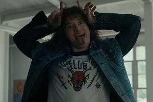 "Stranger Things"-Liebling Joseph Quinn trifft Idole von Metallica