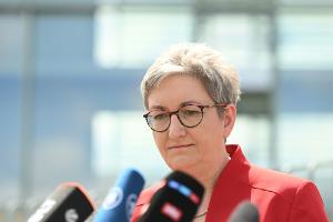 Bauministerium rät zu "Beton in Abwehr" im EM-Finale
