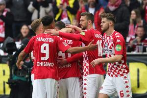 Sieg in Aue: Mainz zieht in zweite Runde ein