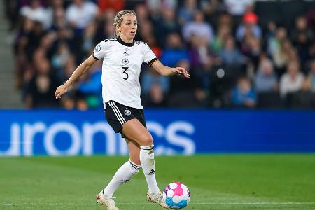 Kathrin Hendrich (VfL Wolfsburg) - Note: 2,5 - Musste in vielen Szenen aus der Abwehr herausrücken, um die schnellen Engländerinnen in Empfang zu nehmen. Machte das bis auf wenige Ausnahmen hervorragend. War in der Konterverteidigung ebenfalls unverzichtbar. Ausgerechnet vor dem 1:2 mache sie jedoch keine gute Figur.