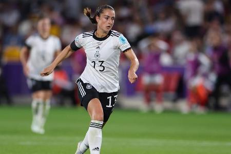 Sara Däbritz (Olympique Lyon) (bis 73.) - Note: 3,0 - Löste Situationen auf engem Raum oftmals stark auf und hielt die deutschen Angriffe zu am Leben. Gerade nach der Pause kamen viele Impulse von ihr - auch im Gegenpressing. Ließ jedoch eine gute Chance zur Führung aus (9.) und war insgesamt zu wenig zwingend.