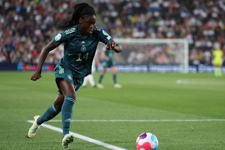 Nicole Anyomi (Eintracht Frankfurt) (ab 67.) - Note: 4,0 - Rückte für die glücklose Schüller ins Team, belebte die rechte Außenbahn aber nur punktuell. Ihre Einfälle konnten sich teilweise sehen lassen, im letzten Drittel bekam sie die Pässe aber einfach nicht zur Mitspielerin. Von ihrem Tempo war fast nichts zu sehen.