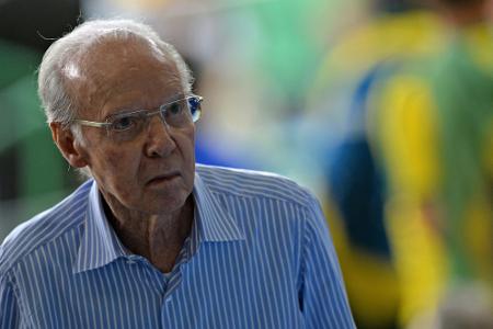 Nach Krankenhauseinweisung: Zagallo zeigt 
