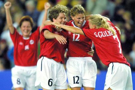 Rekordspielerin Riise neue Frauen-Teamchefin von Norwegen Rekordspielerin Riise neue Frauen-Teamchefin von Norwegen
