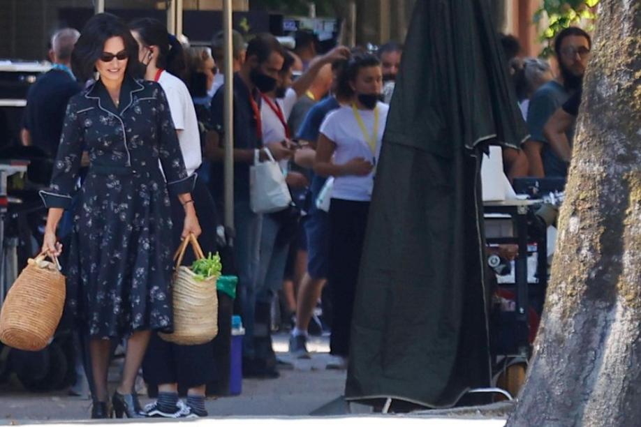 Bilder vom Set: Erster Blick auf Penélope Cruz als Enzo Ferraris Frau