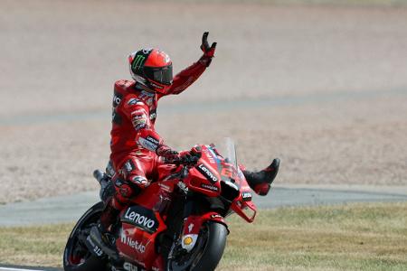 Motorrad: Schrötter stürzt erneut - Bradl fährt hinterher Motorrad: Schrötter stürzt erneut - Bradl fährt hinterher