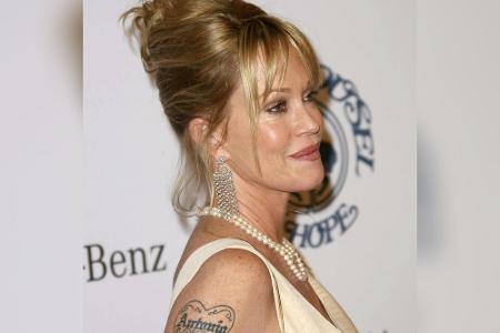 Cover-ups oder Laser: Diese Stars ließen ihre Tattoos verschwinden