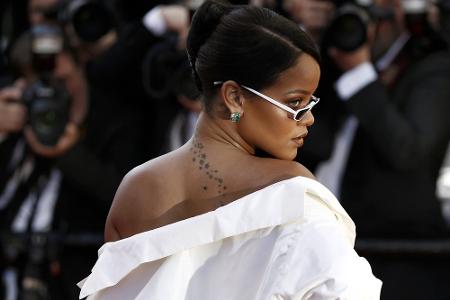 Cover-ups oder Laser: Diese Stars ließen ihre Tattoos verschwinden