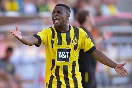 Abgang möglich: Youssoufa Moukoko (Vertrag bis 2023) - Der BVB möchte mit dem Top-Talent verlängern. Jedoch zögert Moukoko noch mit einer Unterschrift. Wie die 'Ruhr Nachrichten' mit Berufung auf das Spielerumfeld vermeldeten, möchte Moukoko zunächst einmal die Entwicklung seiner Einsatzzeiten abwarten.