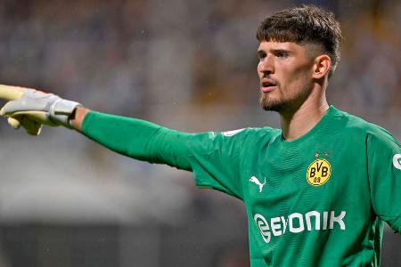 TOR: Gregor Kobel - Note: 1,5 - Erlebte auf der Linie lange Zeit einen ruhigen Abend, avancierte dann aber zum besten Spieler auf Platz. Wehrte zwar einmal etwas unsicher nach vorne gegen Schick ab (52.) und hatte Glück, dass Palacios beim Nachschuss im Abseits stand. Zeigte gegen den Tschechen später allerdings zwei unfassbar starke Paraden (63., 69.), die der Schlüssel zum Sieg waren.