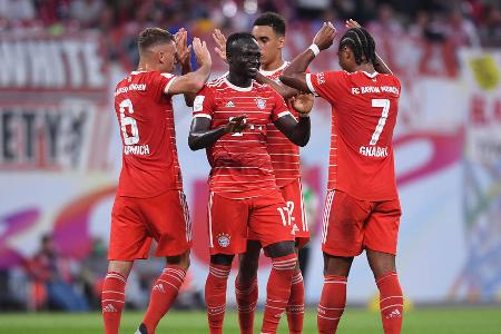 Eintracht Frankfurt vs. FC Bayern: Noten und Einzelkritik - Am Freitagabend eröffneten Eintracht Frankfurt und der FC Bayern die 60. Bundesligasaison. In einer denkwürdigen Partie gab der Rekordmeister ein Statement an die Konkurrenz ab und schoss den Europa-League-Sieger mit 6:1 aus dem Stadion. Alle Akteure in der Einzelkritik: