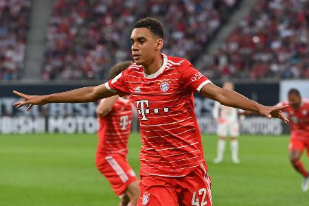 Jamal Musiala - Note: 1,0 - Erwischte wie schon gegen Leipzig einen tollen Tag und legte die nächste Top-Leistung hin. War in seinen schnellen Dribblings praktisch nicht zu verteidigen und leitete mit seiner Dynamik viele Angriffe ein. Belohnte sich schon mit dem Treffer zum 4:0 für einen couragierten Auftritt, verdoppelte kurz vor dem Ende sogar noch seine Ausbeute (83.).