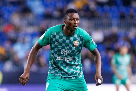 Umar Sadiq (25, UD Almeria) - Das Portal 'owngoalnigeria.com' will erfahren haben, dass der BVB mit Umar Sadiq eine Einigung erzielt hat. Der Nigerianer wäre aber mit 25 bis 30 Mio. Euro ziemlich teuer - und fällt somit nicht ins Beuteschema des BVB.