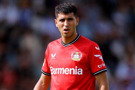 Exequiel Palacios (bis 79.) - Note: 3,5 - Warf im Zentrum alles rein und führte viele sehr energische Duelle um den Ball. Ließ sich von den Dortmunder nach gutem Beginn aber nach und nach den Schneid abkaufen. Verschlechterte sich stetig bei seinem Timing in den Tacklings. Im Passspiel sicher aber ohne Highlights. Ein Treffer wurde ihm wegen Abseits aberkannt (52.).