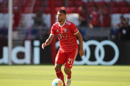 Lucas Hernández (bis 83.) - Note: 2,5 - Ließ sich auf der letzten Linie zumindest vereinzelt austanzen. Der Lindström-Chance ging ein größerer Fehler des Franzosen voraus (26.). Machte ansonsten ein unaufgeregtes Spiel. Im Passspiel und beim Absichern des Ballbesitzes teilweise richtig gut.