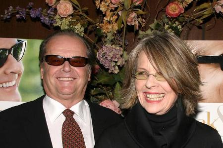Als Jack Nicholson erfuhr, dass seiner Film-Partnerin Diane Keaton für die romantische Komödie 'Was das Herz begehrt' eine Umsatzbeteiligung noch nicht einmal angeboten worden war, schrieb er kurzerha ...