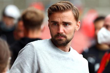 Abgang fix: Marcel Schmelzer (Karriereende) - BVB-Urgestein Marcel Schmelzer hängt seine Schuhe endgültig an den Nagel. Überraschend kommt die Ankündigung des ehemaligen Kapitäns nicht, verbrachte er nach Knie-OP doch schier endlose Monate in der Reha. Der 34-Jährige blickt auf zwei Meisterschaften, drei Pokalsiege und 367 Pflichtspiele für 'seine' Borussia zurück.