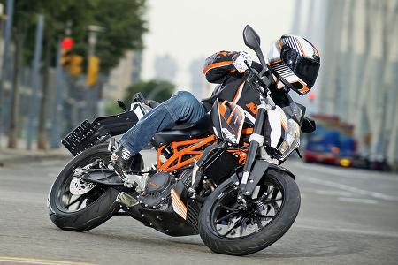 Motorrad 48 PS KTM 390 Duke