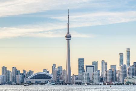 Platz 08 CN Tower Toronto.jpg