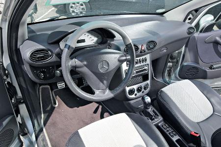 Mercedes A 210, Cockpit