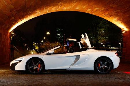 McLaren 650S Spider, Seitenansicht, Verdeck öffnet